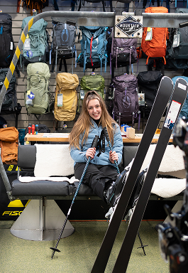 Lou-Jeanne dans le rayon sac à dos Mountain Expert